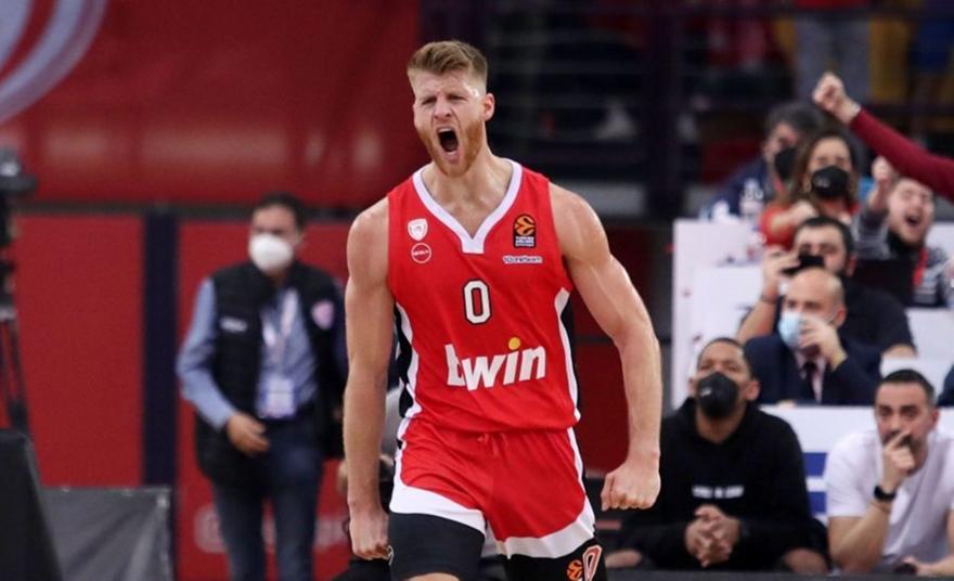 «Πορτοφολάς» Γουόκαπ, έφτασε σε φοβερό κάρφωμα