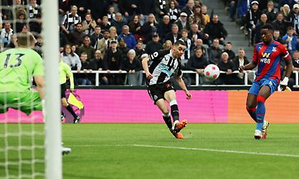 Τρομερή γκολάρα από τον Αλμιρόν κόντρα στην Κρίσταλ Πάλας