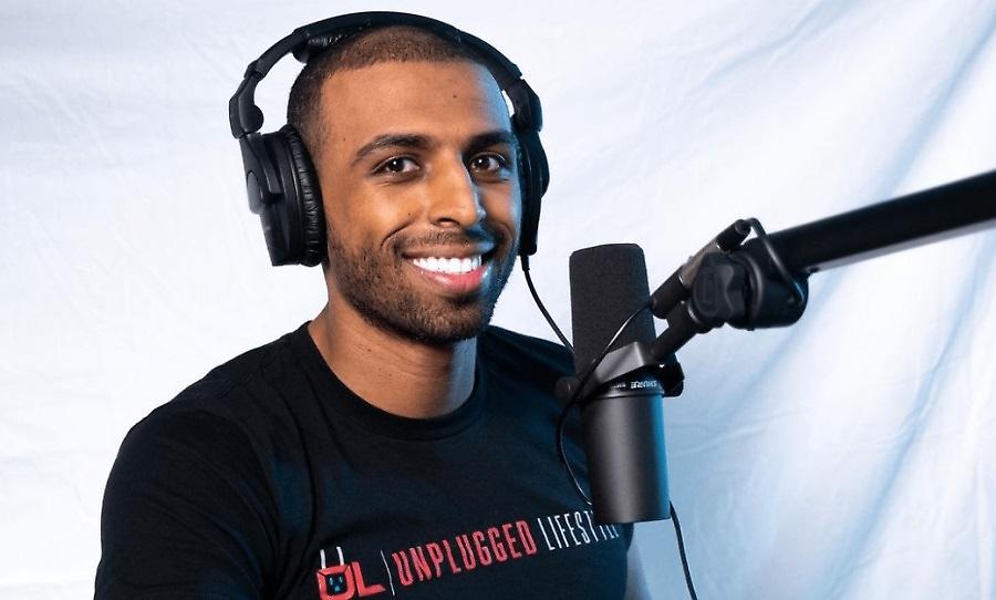 Απίστευτη ατάκα από podcaster: «Αν η κοπέλα σου έχει Instagram, είναι σαν να σε απατά»