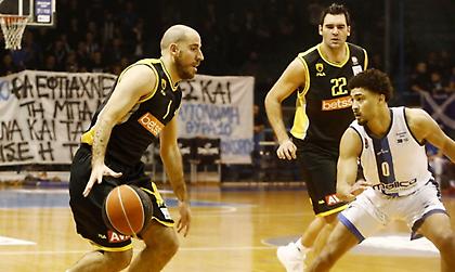 ΑΕΚ: Ρεκόρ για Μαυροειδή και Κολόμ