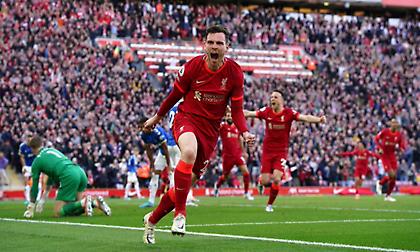 Αφεντικό της πόλης η Λίβερπουλ, υπέταξε την Έβερτον και μείωσε εκ νέου στο -1 από τη Σίτι