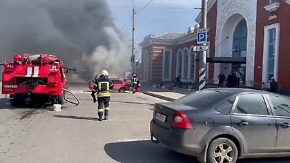 Ρωσικές επιθέσεις σε 5 σιδηροδομικούς σταθμούς στην Ουκρανία - Άγνωστος ο αριθμός θυμάτων