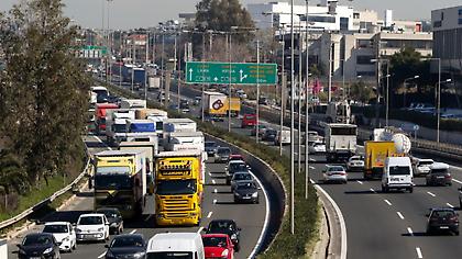 Ξεκίνησε η επιστροφή των εκδρομέων: Πού παρατηρούνται καθυστερήσεις
