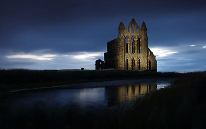 Το Whitby Abbey θέλει να συγκεντρώσει τους πιο πολλούς βρικόλακες που συγκεντρώθηκαν ποτέ