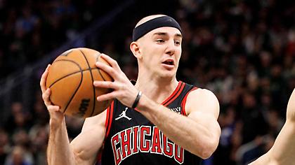 Αμφίβολος για το Game 5 με Μπακς ο Καρούζο