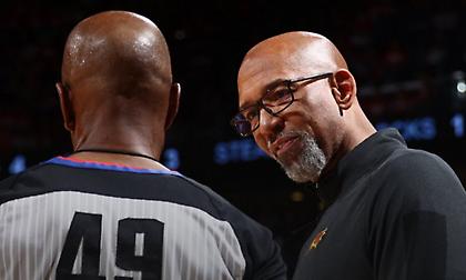 Πρόστιμο στον προπονητή των Σανς για την κριτική στους διαιτητές