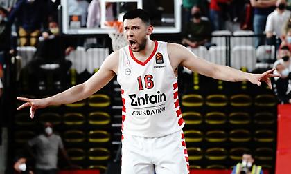 Ολυμπιακός: Το «ζντο» της νίκης των Αγγελόπουλων και η ομιλία του Παπανικολάου