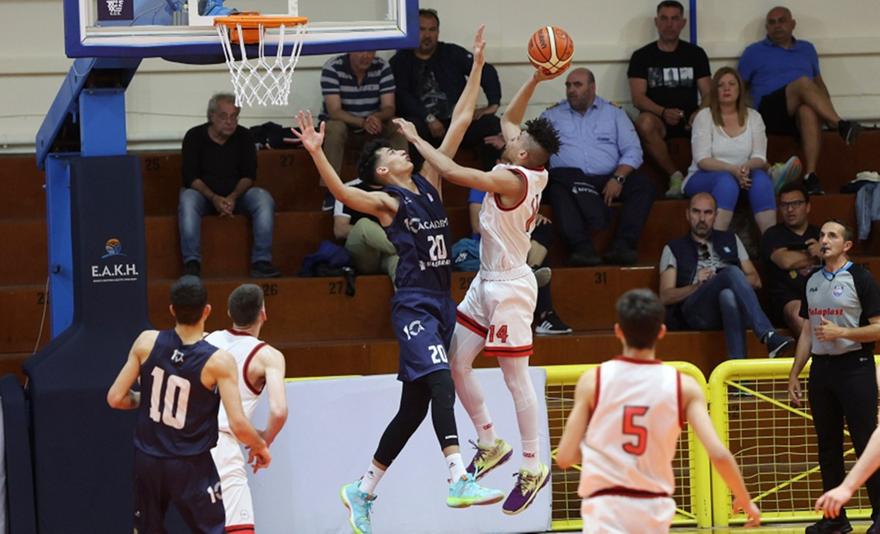 Nίκη με φοβερό Σαμοντούροβ για ΔΕΚΑ απέναντι σε Ολυμπιακό