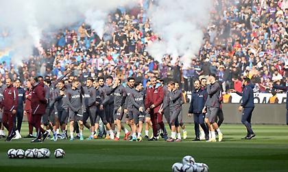 Χαμός στην τελευταία προπόνηση της Τράμπζονσπορ πριν την εξασφάλιση του πρωταθλήματος! (pics/video)