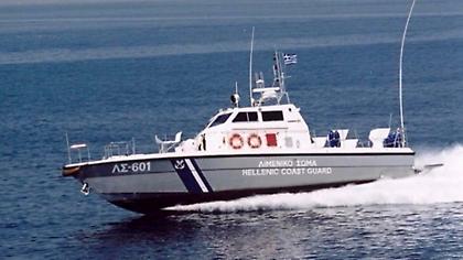 Κεφαλονιά: Αυτοκίνητο με δύο νεαρούς έπεσε στη θάλασσα - Πρόλαβαν να βγουν και σώθηκαν