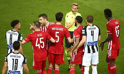 Την πρόκριση στον τελικό του Κυπέλλου, στα δύο Ολυμπιακός-ΠΑΟΚ, έκρινε η διαιτησία