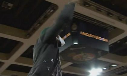 Ο έξαλλος πανηγυρισμός του Ντουράντ σε καλάθι του Τζέιμς