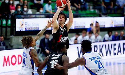 Διέλυσε την Τρεβίζο η Βίρτους και «έπιασε» κορυφή