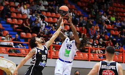 Λύγισε τον Απόλλωνα και αγκαλιάζει τα playoffs η Λάρισα!