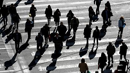 Επιστροφή στην κανονικότητα από σήμερα 1η Μαΐου - Τι αλλάζει