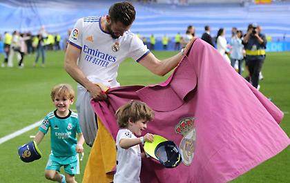 Το ξεκαρδιστικό «τρακάρισμα» των γιων του Νάτσο στη φιέστα της Ρεάλ