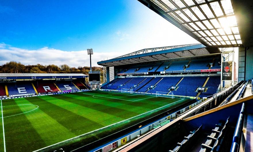 Μπλάκμπερν: Μετέτρεψε το γήπεδό της σε τζαμί