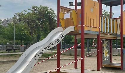 «Είχε γίνει κι άλλη καταγγελία για την τσουλήθρα»: Η μητέρα της 8χρονης που έκοψε το δάχτυλό της