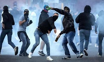 «Ντου» χουλιγκάνων  σε αγώνα… 8Χ8 στου Ρέντη για ένα πανό: Ξυλοκοπήθηκε προπονητής!