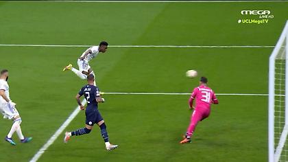 Μυθική χαμένη ευκαιρία από τον Βινίσιους, έστειλε την μπάλα άουτ εξ επαφής!