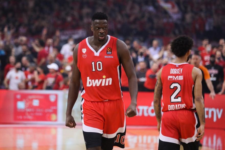 Μουσταφά Φαλ: «Είναι πολύ ωραίο να παίζεις για αυτή την ομάδα»