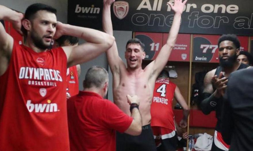 Λαρεντζάκης: «Κάναμε φοβερή χρονιά, είμαστε οικογένεια»