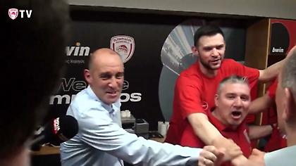 Παρακάμερα Ολυμπιακού: Η «κόκκινη» λαοθάλασσα και οι πανηγυρισμοί στα αποδυτήρια!