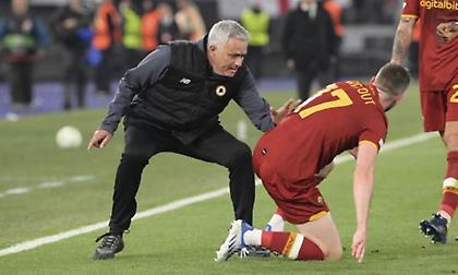 Μουρίνιο: «Η πρόκριση είναι αφιερωμένη σε όλους στην ομάδα»