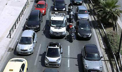 Μποτιλιάρισμα τώρα στην παραλιακή μετά το τροχαίο με λεωφορείο