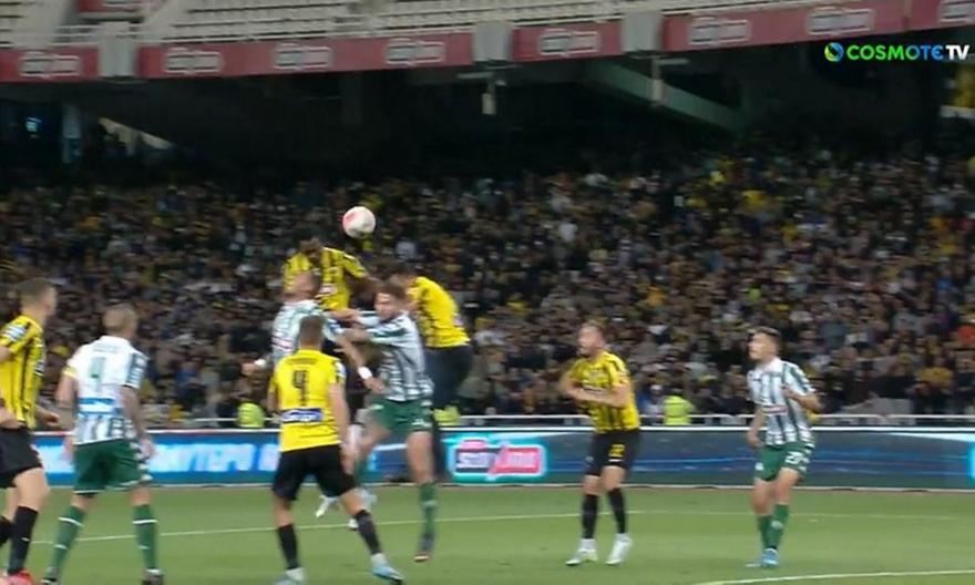 Το μπλοκ του Μπρινιόλι στην κεφαλιά του Λιβάι