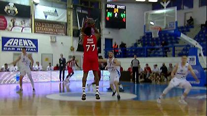 Φινάλε στο ημίχρονο με buzzer beater τρίποντο του ΜακΚίσικ