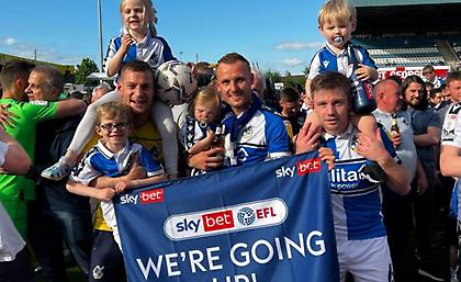 Χρειαζόταν νίκη με 5+ γκολ για να έχει ελπίδες για την άνοδο, νίκησε 7-0 και προβιβάστηκε