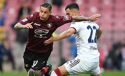 Γλίτωσε τον… υποβιβασμό στο 99' η Κάλιαρι, αλλά συνεχίζει να έχει το πάνω χέρι η Σαλερνιτάνα!