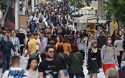 Ανοικτά τα καταστήματα στο πλαίσιο των ενδιάμεσων εκπτώσεων