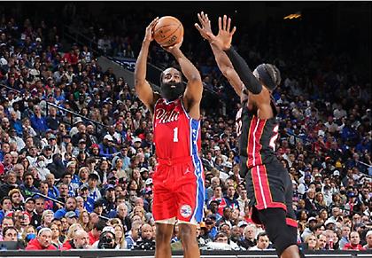 Η… επανεμφάνιση του Χάρντεν κόντρα στους Χιτ