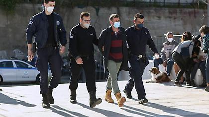 Δίκη προπονητή ιστιοπλοΐας: «Η κόρη μου, μας είπε ότι τη βίαζε, την απειλούσε και τη χτυπούσε»