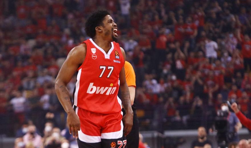 ΜακΚίσικ: «Λατρεύω τον Βεζένκοφ, είμαι θαυμαστής του»