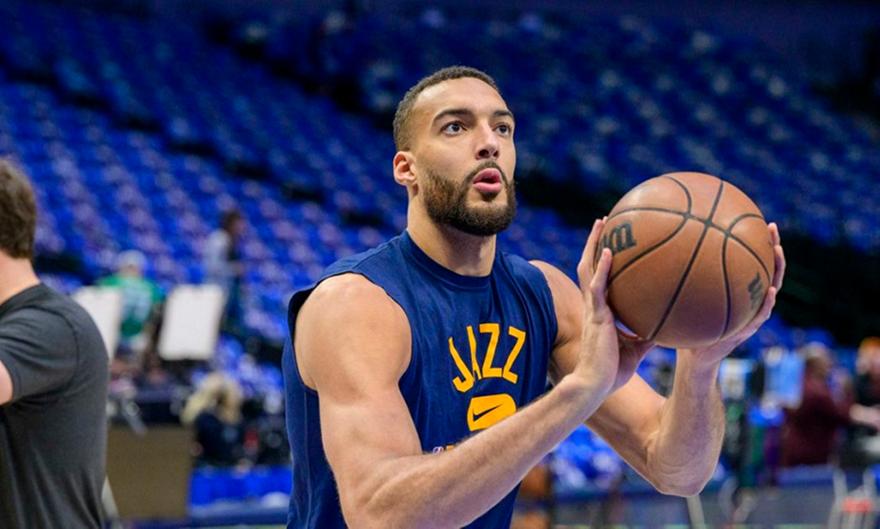 Ράπτορς: Ενδιαφέρονται για Γκομπέρ