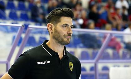 Το ντεμπούτο του Αλβανού στον πάγκο της ΑΕΚ