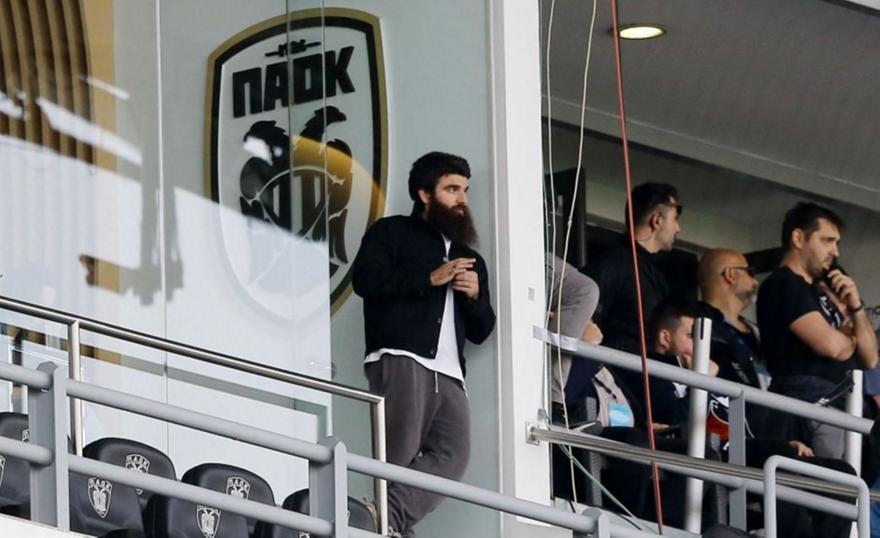 Το εντυπωσιακό μούσι του Γιώργου Σαββίδη