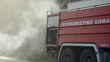 Πυρκαγιά σε χώρο εμπορίας ξυλείας στην Ελευσίνα
