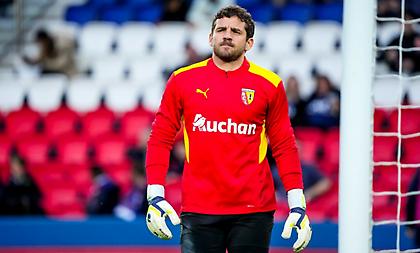 Ο κίπερ της Λανς χάνει το υπόλοιπο της σεζόν γιατί πλακώθηκε με τον προπονητή τερματοφυλάκων!