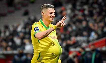 «Κόβει» την τετράδα από τη Ρεν η Ναντ