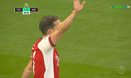 Το σωτήριο τάκλιν του Σέντρικ στο Τότεναμ-Άρσεναλ