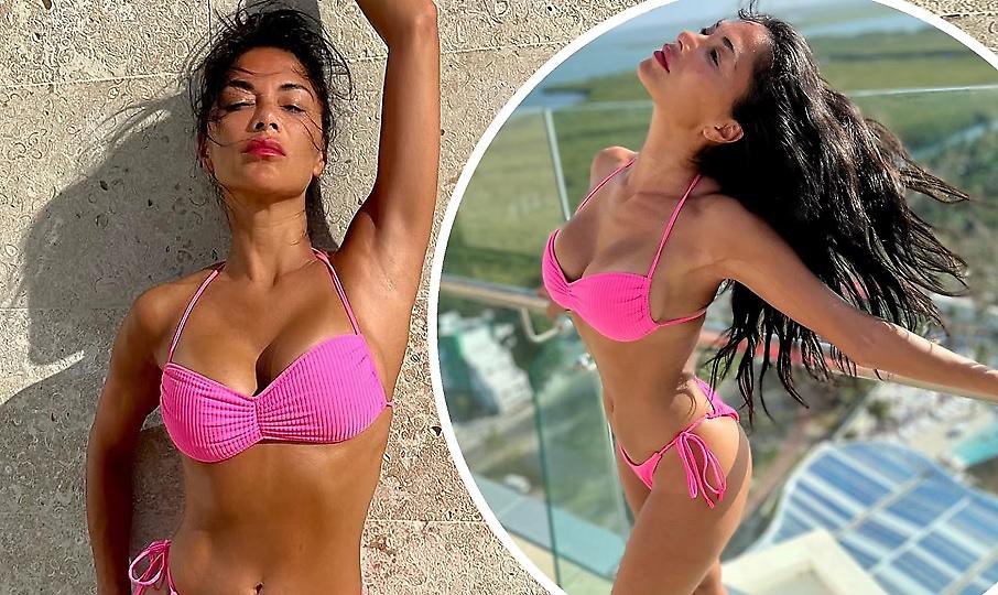 Οι «καυτές» πόζες της Νικόλ Σέρζινγκερ με ροζ μπικίνι