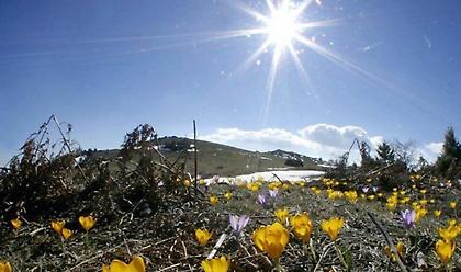 Καιρός: Ανεβαίνει ο υδράργυρος - Μέχρι και 30 βαθμούς η θερμοκρασία σήμερα