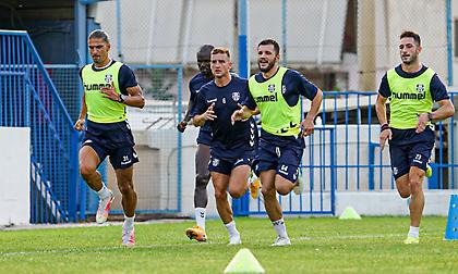 Απόλλων: Μέσα τρεις πιτσιρικάδες, έξω πέντε έμπειροι για Τρίπολη