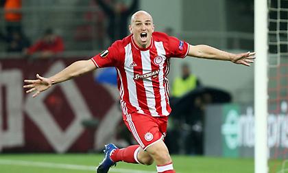 Καμπιάσο στον Τσιμίκα: «Χαρούμενος για εσένα… κοτόπουλο»