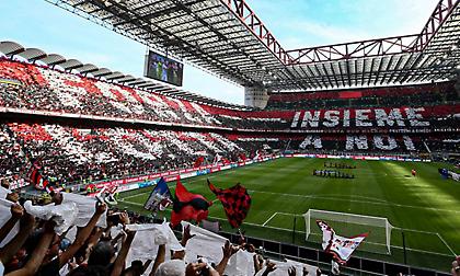 Συγκλονιστική ατμόσφαιρα στο «Σαν Σίρο» από τους οπαδούς της Μίλαν!