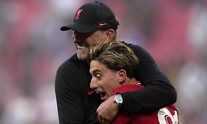 ''The Greek Scouser'': Η αποθέωση της Λίβερπουλ στον Τσιμίκα